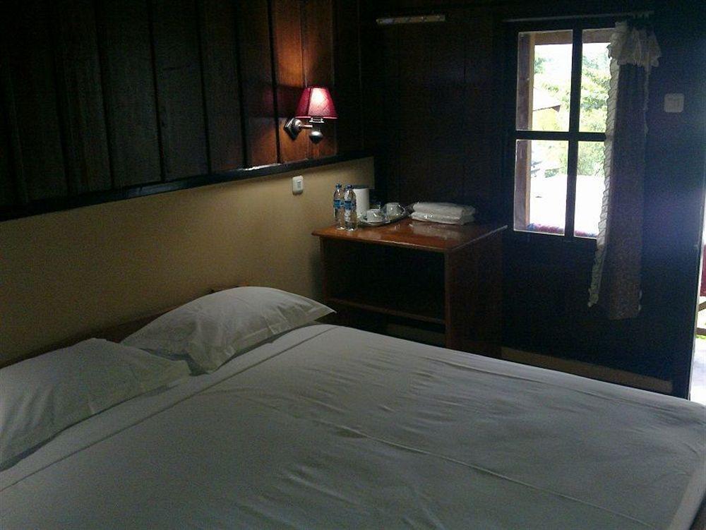 Ue Datu Cottages Tentena Εξωτερικό φωτογραφία