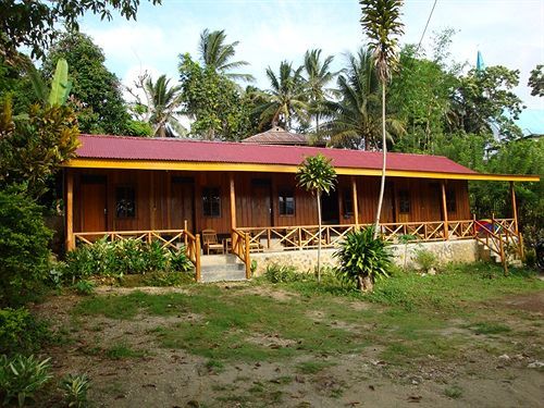 Ue Datu Cottages Tentena Εξωτερικό φωτογραφία